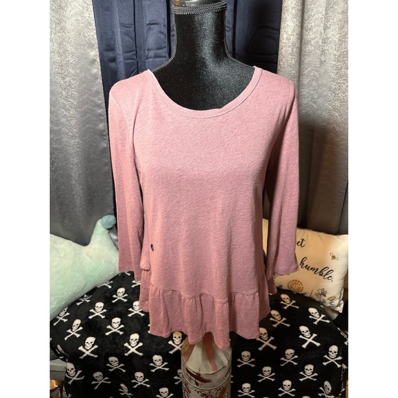 Abercrombie and Fitch Long Sleeve Ruffle bottom top - Picture 1 of 4